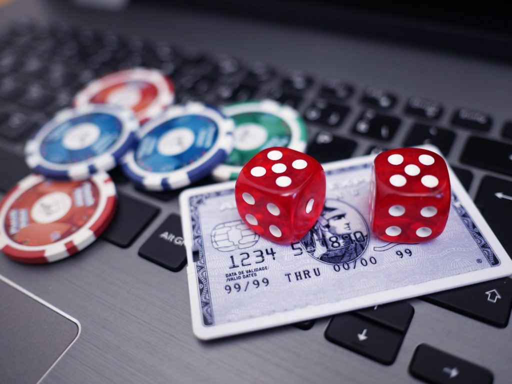 should gambling casinos advance credit to gamblers